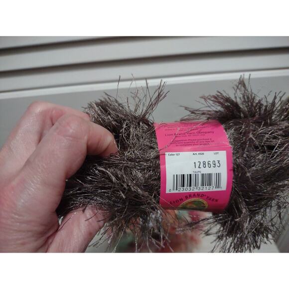 Lion Brand Fun Fur yarn 5 weight multicolor 5.25 oz total 192 yards length - Picture 6 of 11